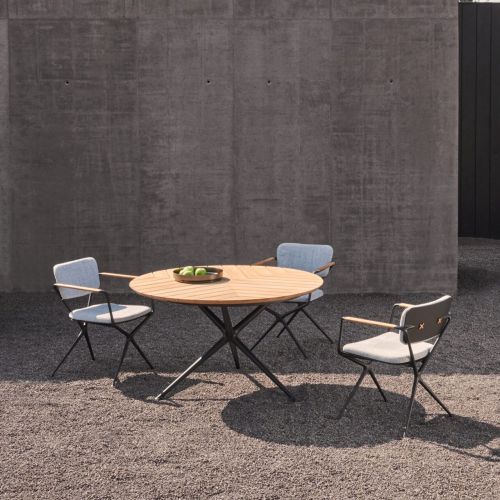 EXES-120R-ROUND-TABLE-EXES-55-DINING-CHAIRS-1280x1280