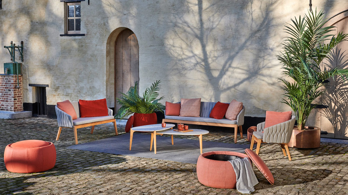 year-round-outdoor-charm-mastering-furniture-rotation