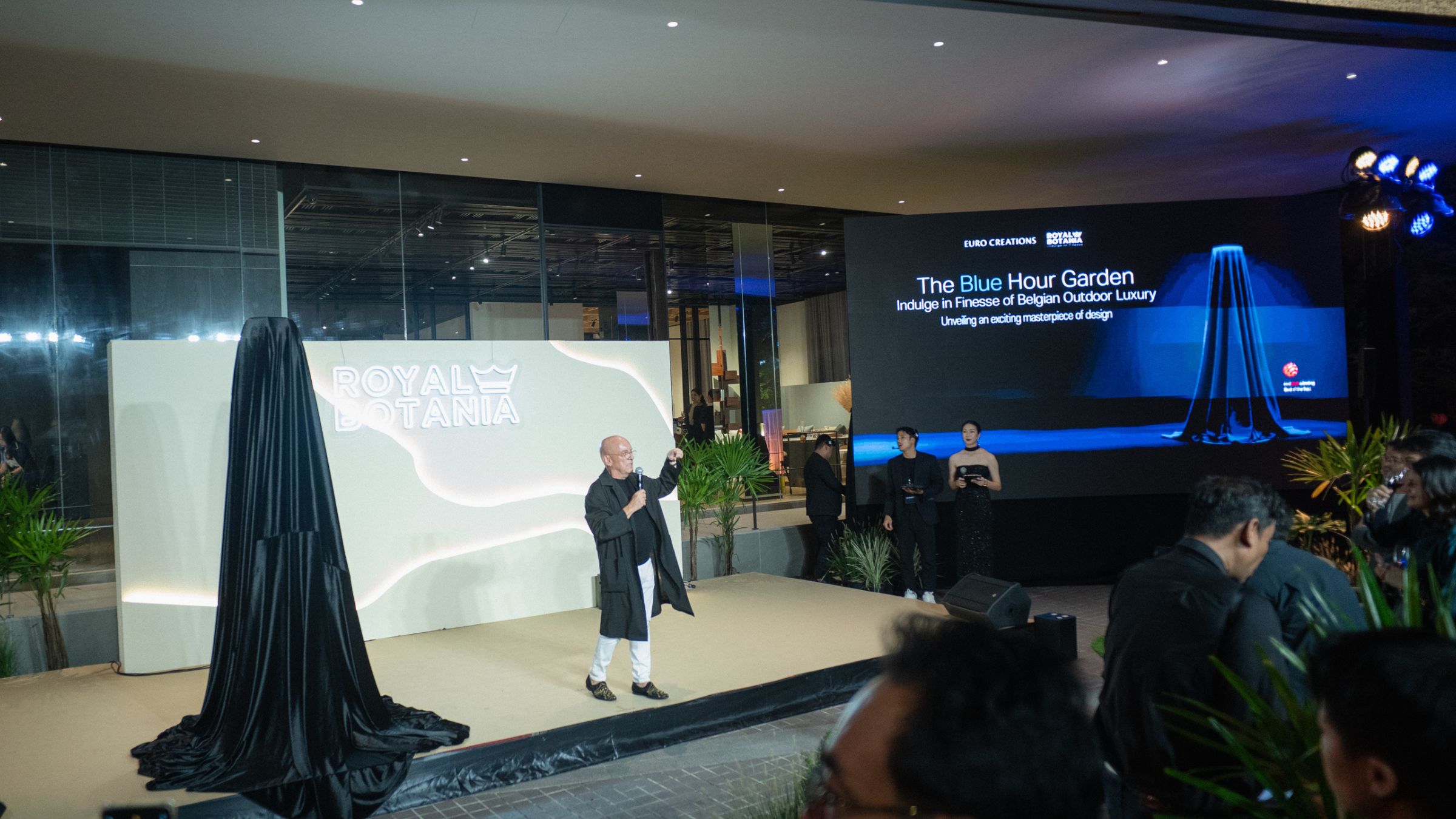 the-blue-hour-garden